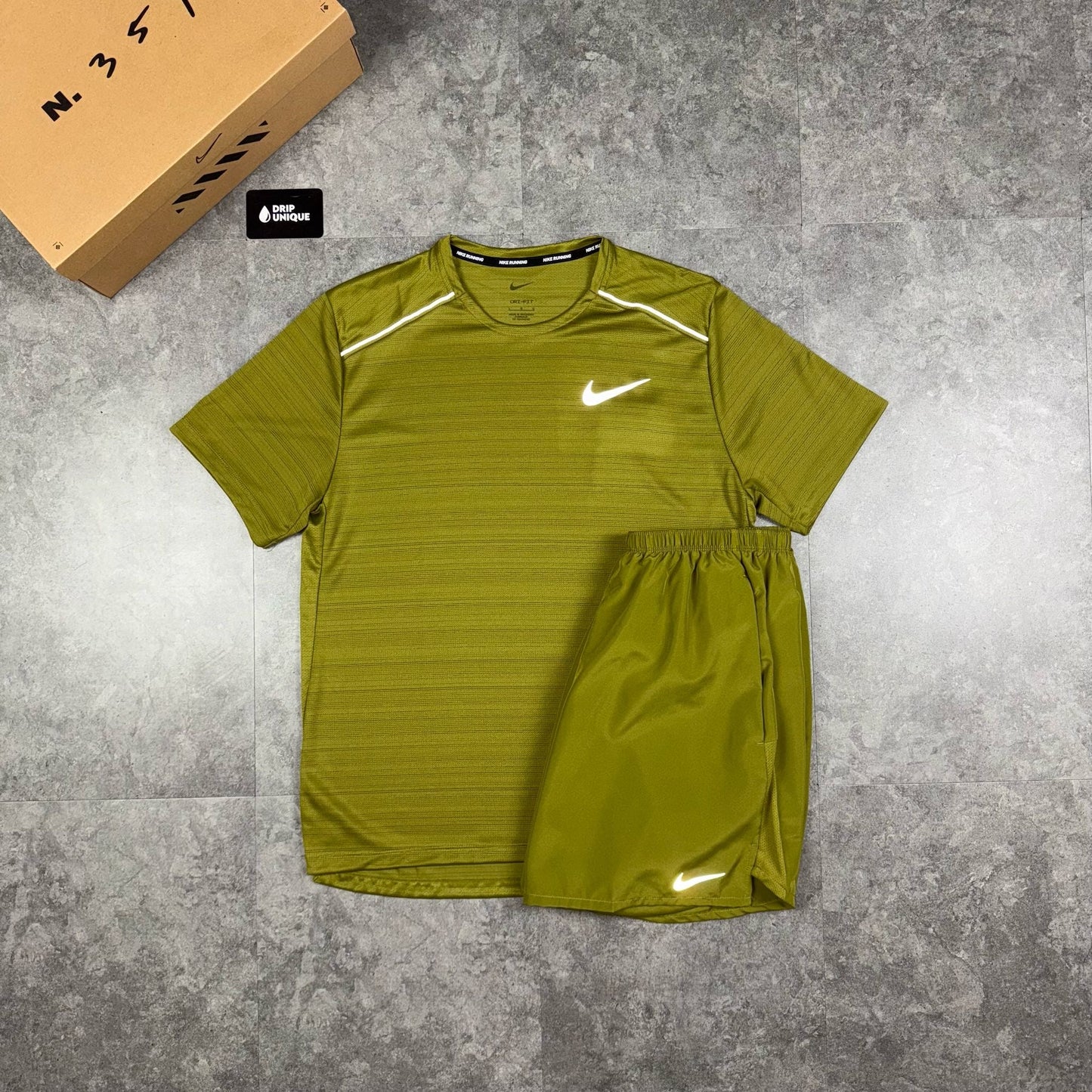 Nike Miler T-Shirt Pacific Moss & Pacific Moss Challenger Shorts Set