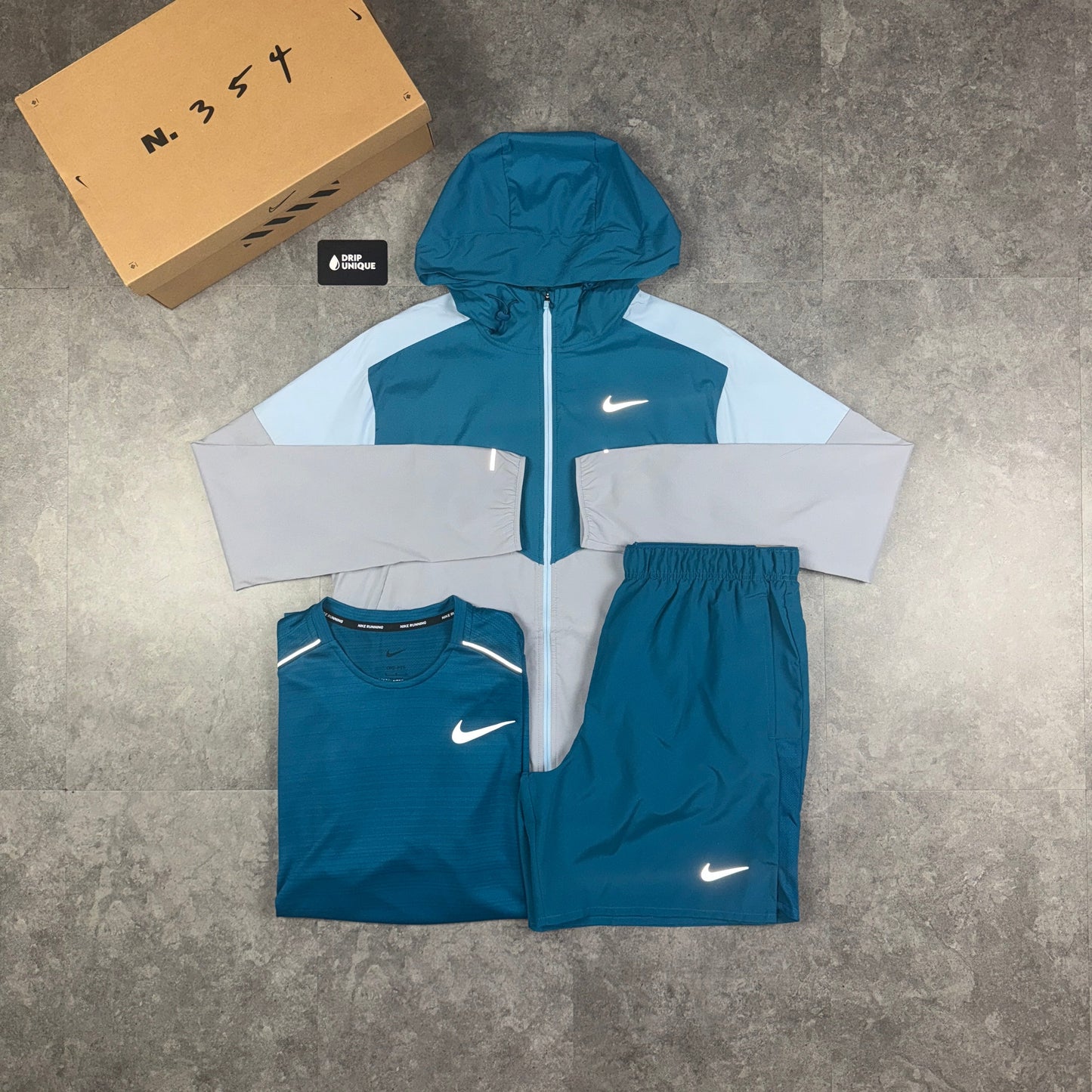 Nike UV Windrunner Green Abyss Bundle