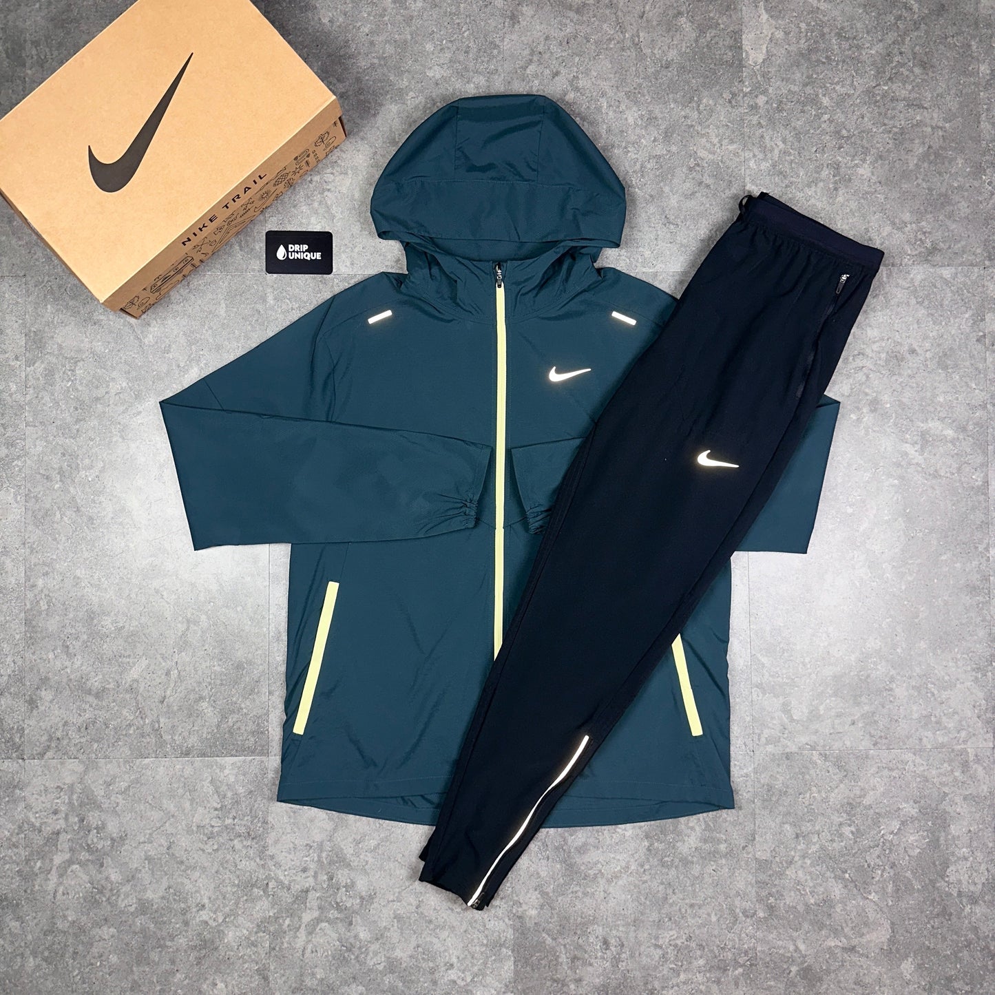 Nike UV Windrunner Jacket Deep Jungle & Black Nike Phenom Pants Set