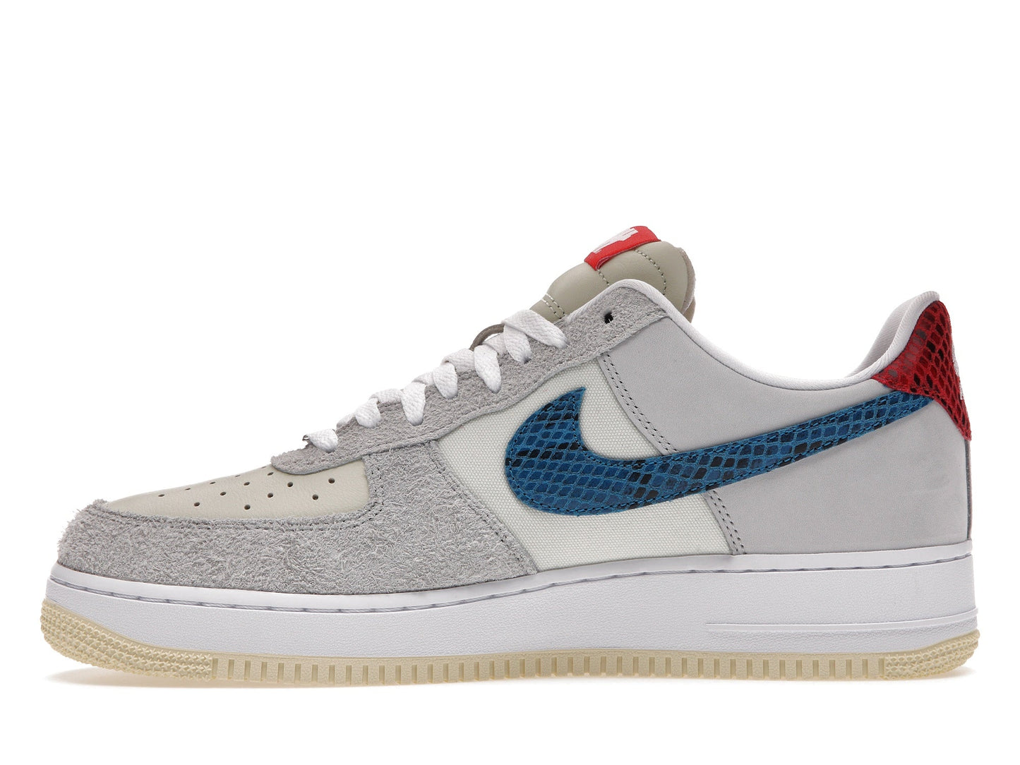 Nike Air Force 1 Low SP Undefeated 5 On It Dunk vs. AF1