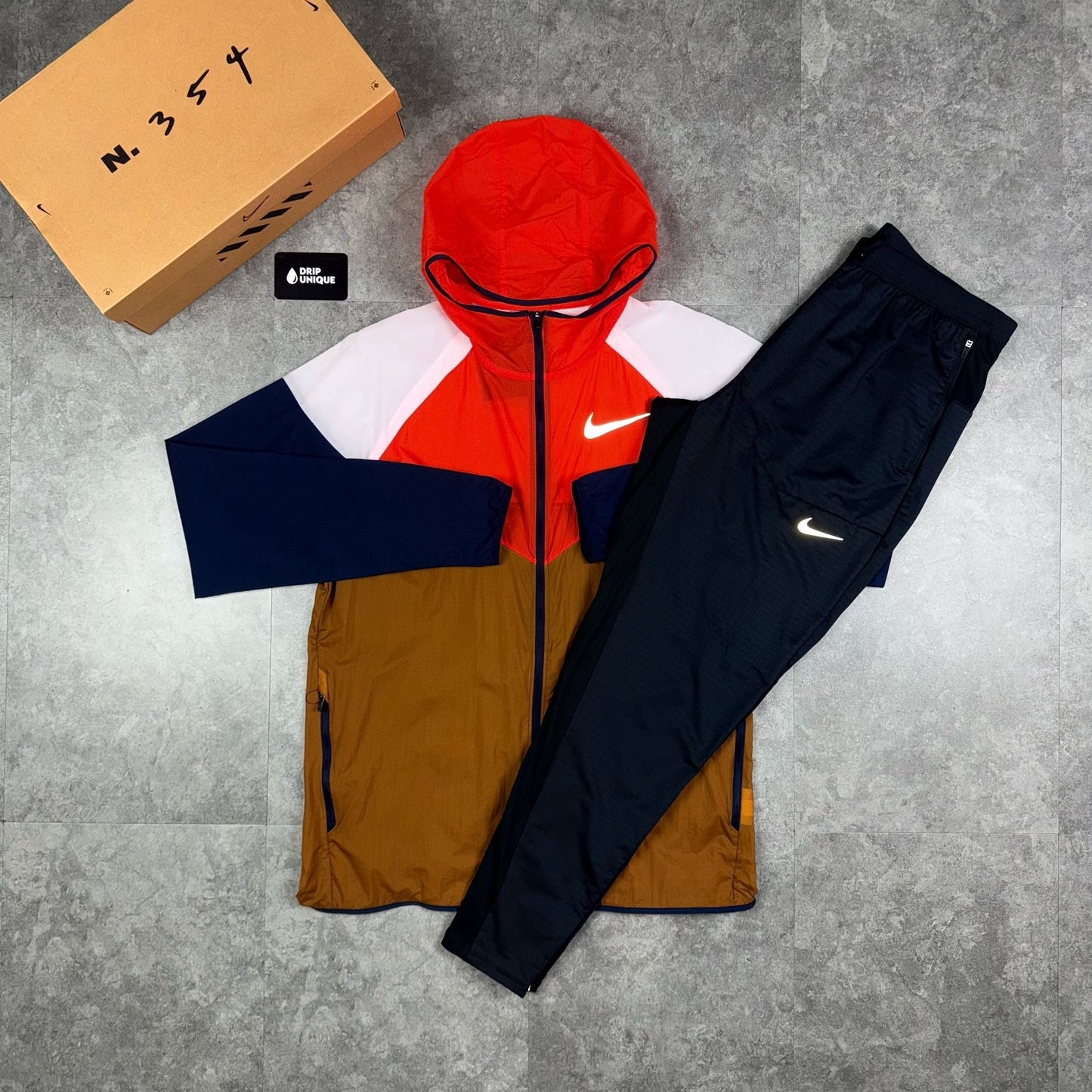 Nike NK Windrunner Jacket Sandstone & Black Nike Phenom Pants Set