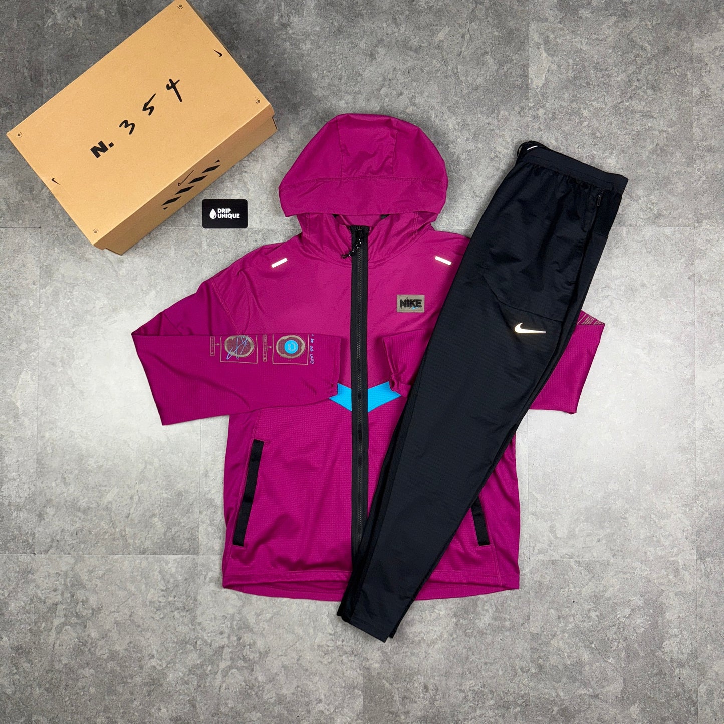 Nike DYE Wildrun Windrunner Jacket Pink & Black Nike Phenom Pants Set