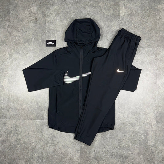 Nike Dri-Fit Form HD Swoosh Windrunner Jacket Black & Black Nike Challenger Pants Set