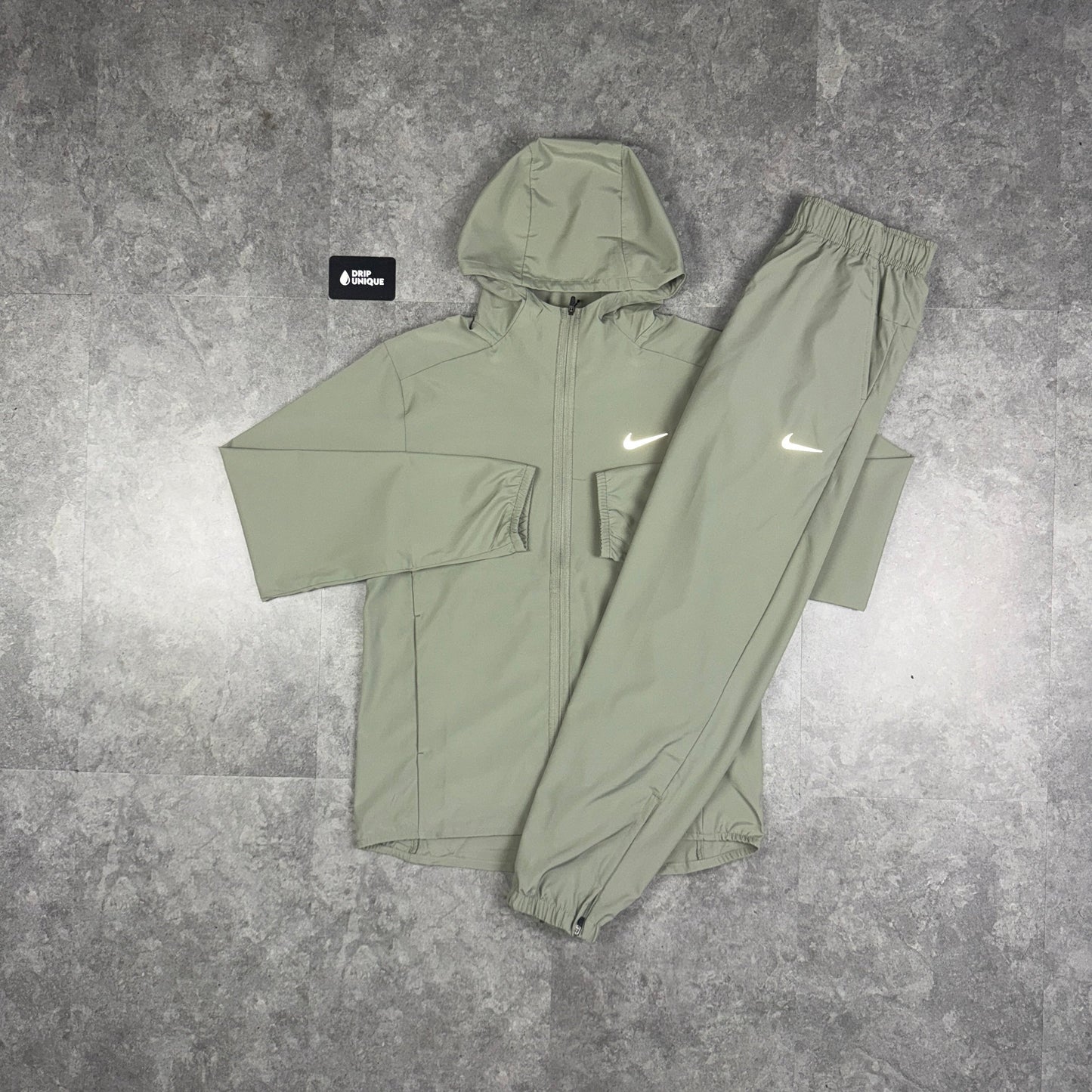 Nike Dri-Fit Form Windrunner Jacket Khaki & Khaki Nike Challenger Pants Set