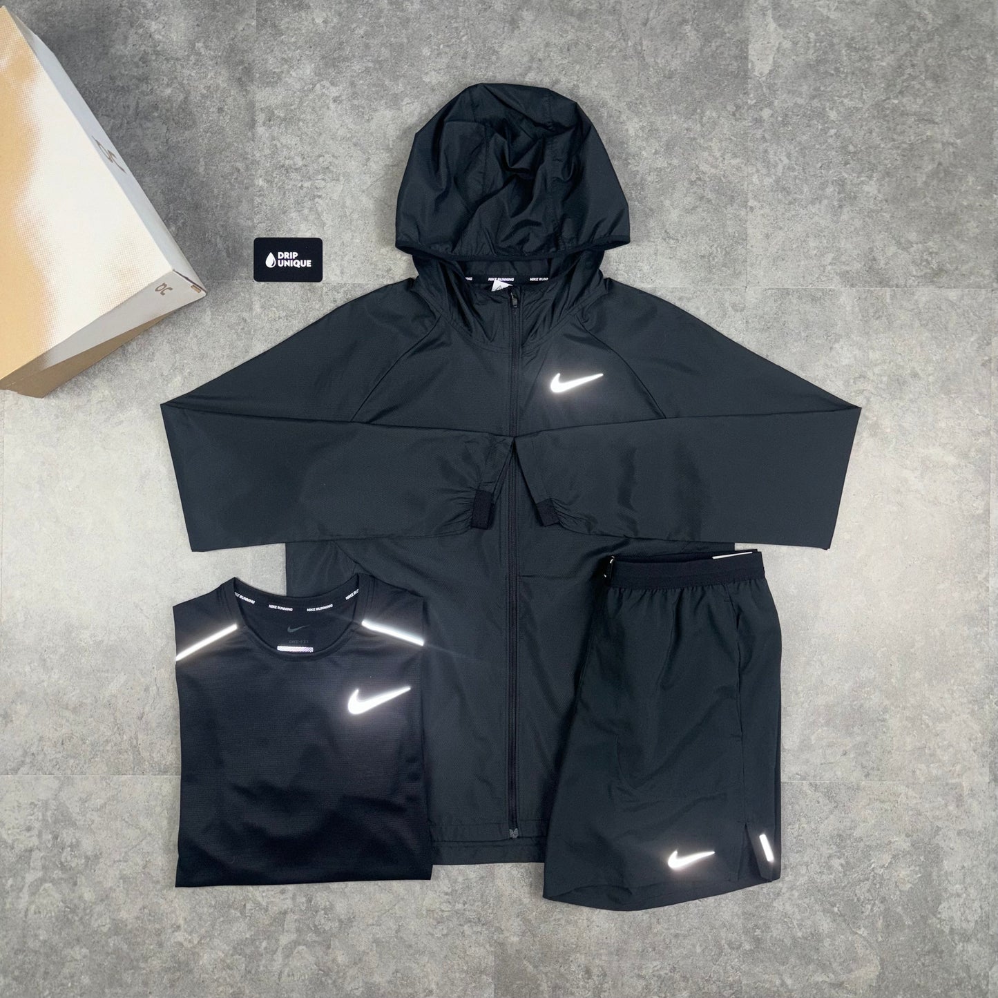 Nike Essential Windrunner Black Bundle