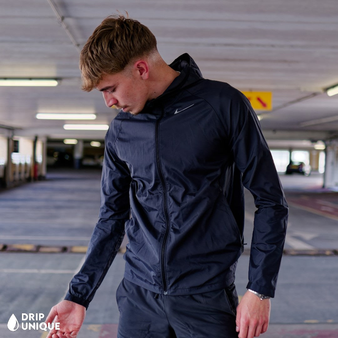 Nike Essential Windrunner Jacket Black & Black Nike Phenom Pants Set