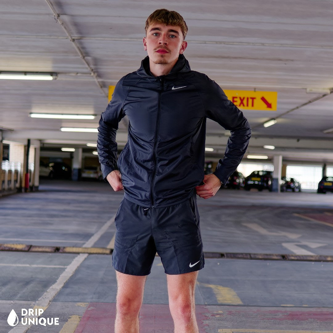Nike Essential Windrunner Black Bundle