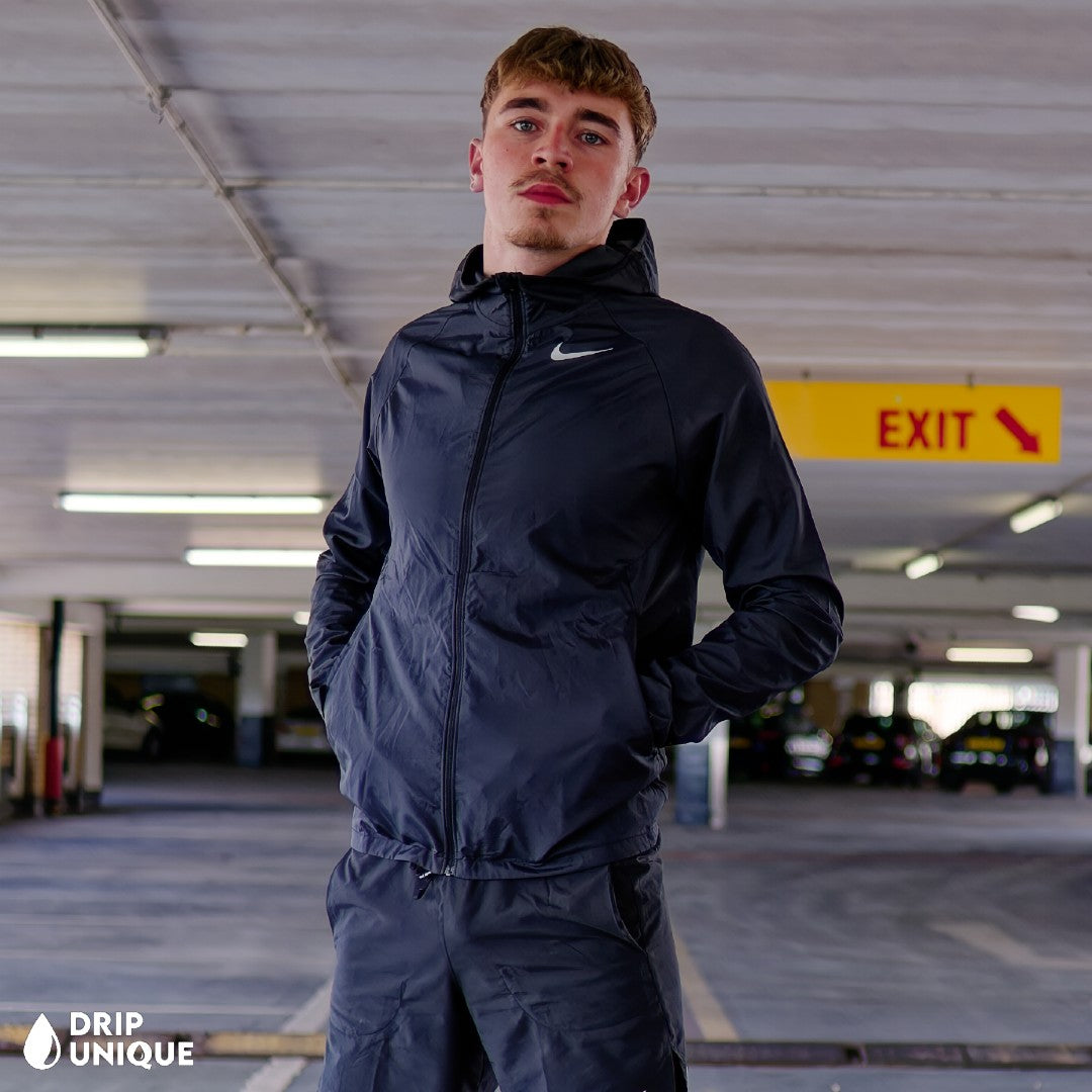 Nike Essential Windrunner Black Bundle