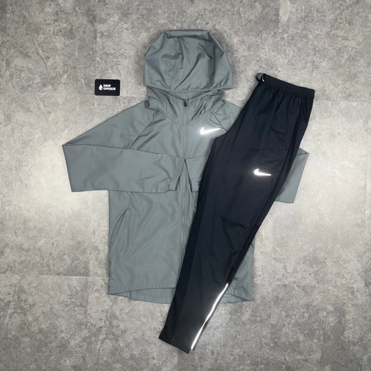 Nike Essential Windrunner Jacket Grey & Black Nike Phenom Pants Set