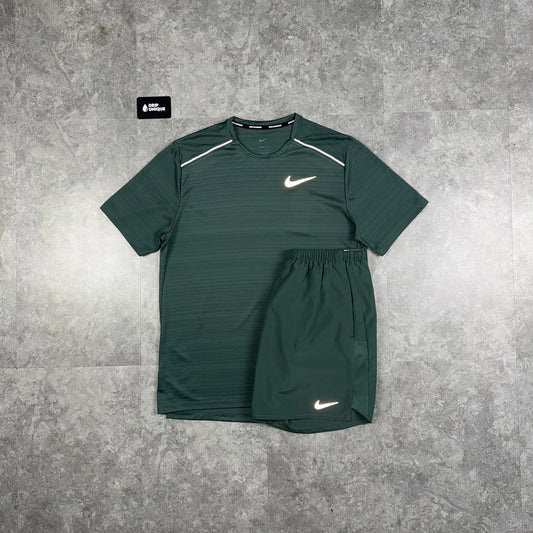 Nike Miler T-Shirt Vintage Green & Vintage Green Challenger Shorts Set