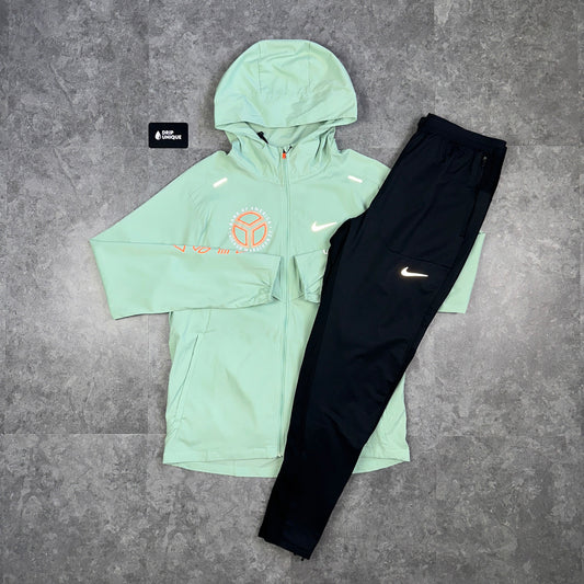 Nike UV Windrunner Jacket Chicago Finisher Mint & Black Nike Phenom Pants Set