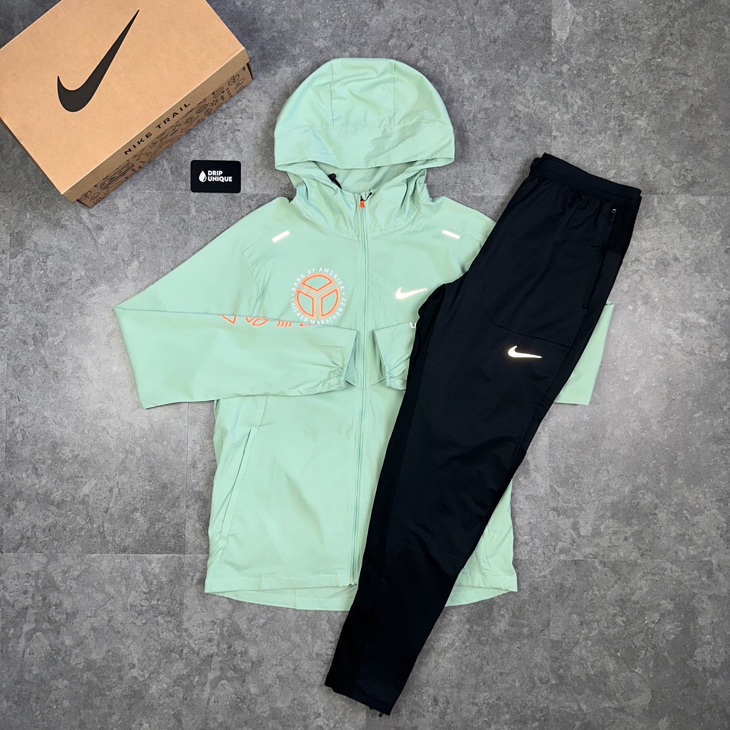Nike UV Windrunner Jacket Chicago Finisher Mint & Black Nike Phenom Pants Set