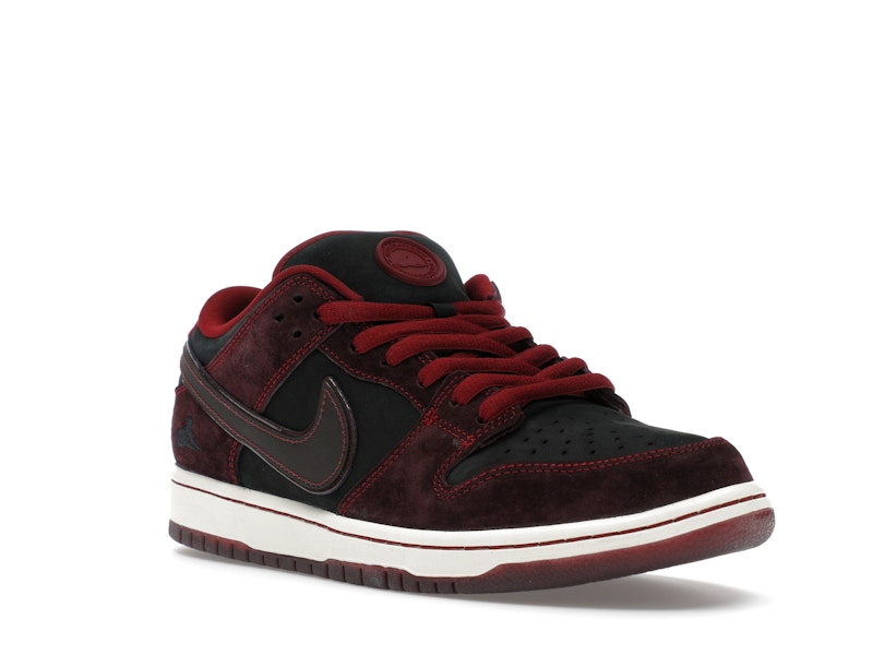 Nike SB Dunk Low Riot Skateshop