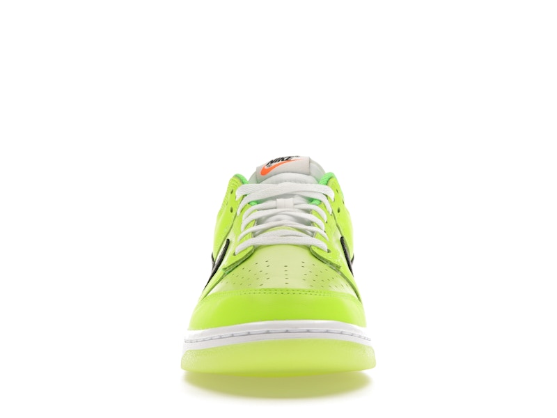 Nike Dunk Low SE Splash Volt